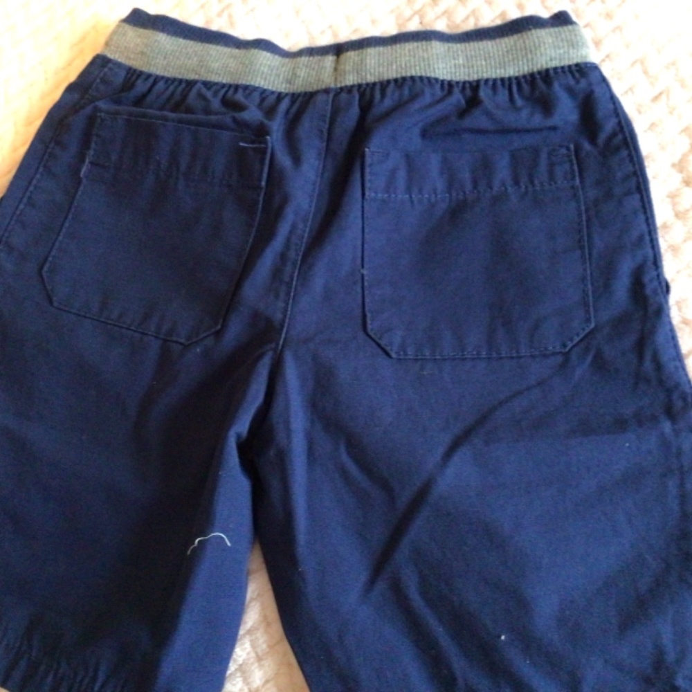 Shorts - Picture 3 of 4